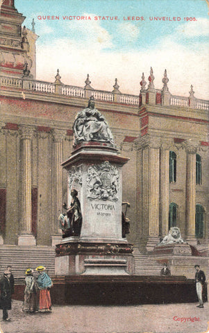 Old postcard of Queen Victoria Statue, Leeds