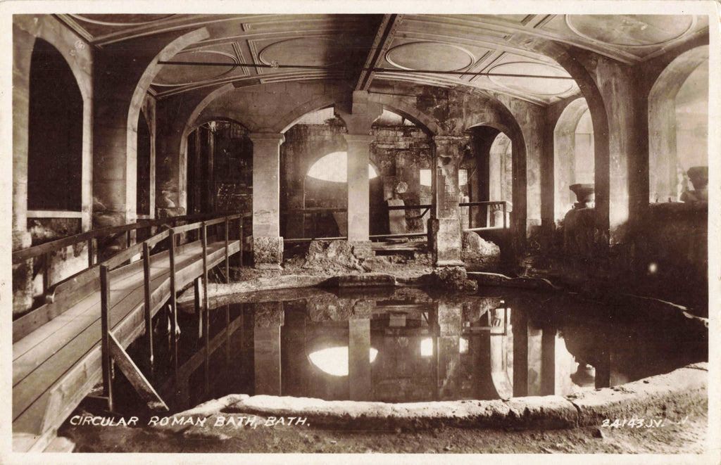 1930s real photo postcard of a Circular Roman Bath in Bath, Somerset