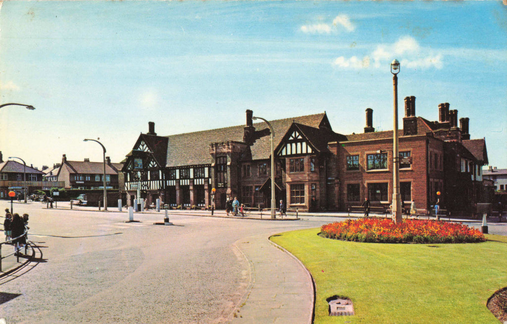 Old colour postcard of The Coach and Horses, Moreton in Wirral, Cheshire