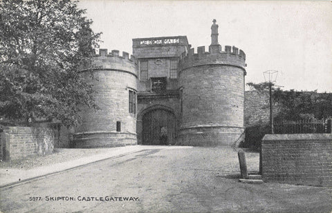 Old postcard of Skipton Castle Gateway