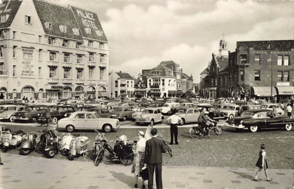 Old real photo postcard of Noordwijk aan zee, Palaceplein, Netherlands