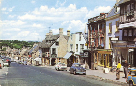 c1960s postcard of High Street, Burford, Oxfordshire