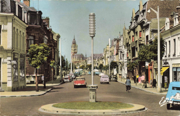 Old postcard of Boulevard Pasteur in Calais, France