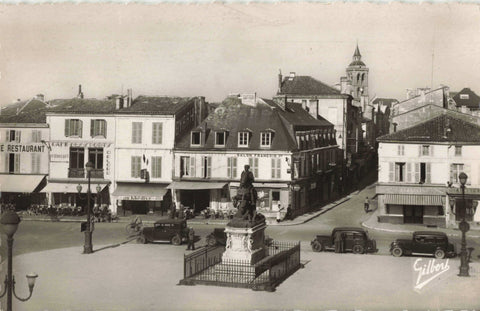 COGNAC - PLACE FRANCOIS 1er - REAL PHOTO POSTCARD (ref 5440/23)