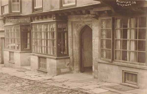 BURFORD HIGHWAY - OLD REAL PHOTO OXFORDSHIRE POSTCARD (ref 7210/23/F)