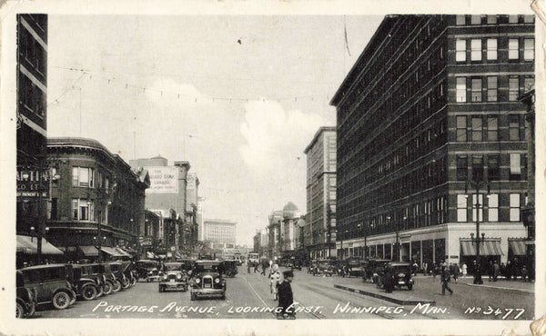 PORTAGE AVENUE, LOOKING EAST, WINNIPEG - OLD CANADA POSTCARD