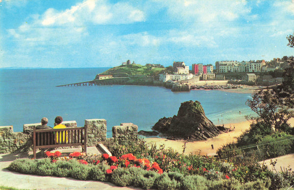 NORTH BAY & GOSCAR ROCK, TENBY - OLD POSTCARD (ref 4690/24)