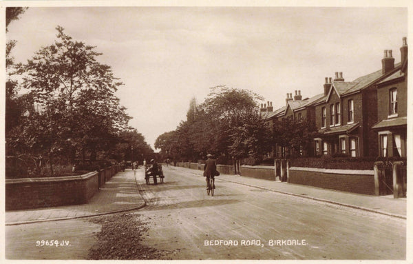 BEDFORD ROAD, BIRKDALE SOUTHPORT - OLD REAL PHOTO POSTCARD (ref 6449/25)