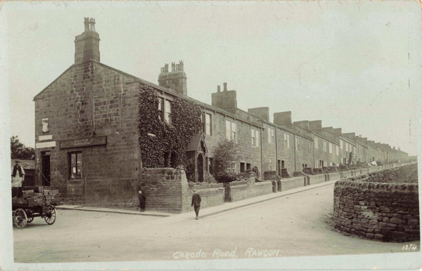 CANADA ROAD, RAWDON - NR LEEDS - OLD REAL PHOTO POSTCARD