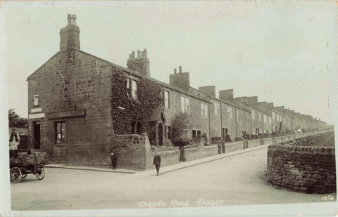 CANADA ROAD, RAWDON - NR LEEDS - OLD REAL PHOTO POSTCARD