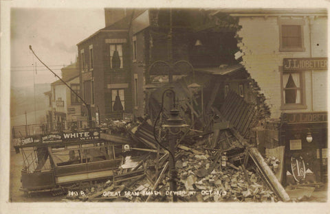 GREAT  TRAM SMASH, DEWSBURY, 1915 REAL PHOTO YORKSHIRE  POSTCARD (6379/24/X)
