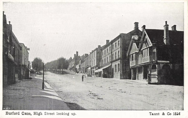 BURFORD, OXON, HIGH STREET LOOKING UP - OLD OXFORDSHIRE POSTCARD