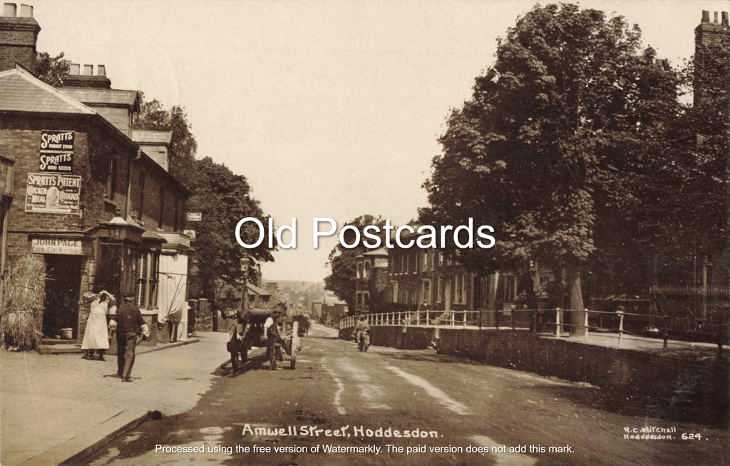 AMWELL STREET, HODDESDON - 1918 REAL PHOTO HERTFORDSHIRE POSTCARD (ref 3998/23)
