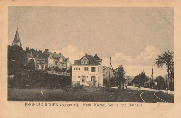 ENGELSKIRCHEN (AGGERTAL) KATH. KIRCHE, SCHULE UND RATHAUS POSTCARD