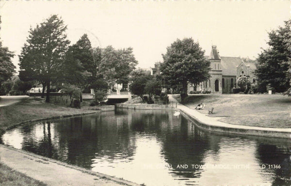 TOWN BRIDGE, HYTHE - REAL PHOTO KENT POSTCARD