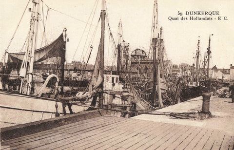 Old postcard of Quai des Hollandais, Dunkerque (Dunkirk)