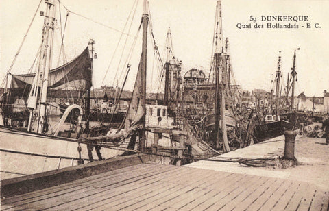 Old postcard of Quai des Hollandais, Dunkerque (Dunkirk)
