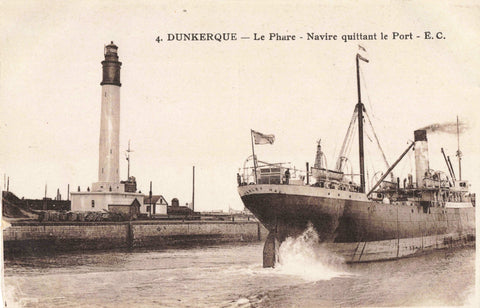 DUNKERQUE - LE PHARE, NAVIRE QUITTANT LE PORTE