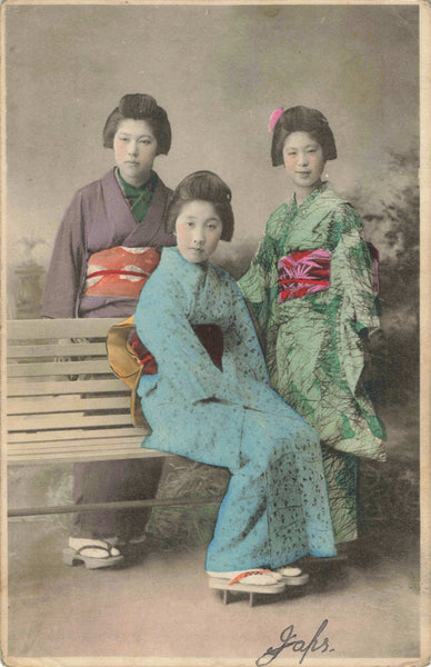 JAPANESE LADIES - TINTED EARLY 1900s POSTCARD (ref 1555/21/M)