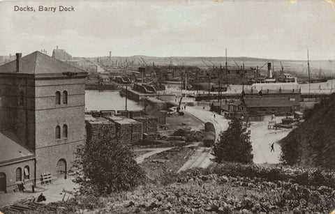 DOCKS, BARRY DOCK - PRE 1918 POSTCARD (ref 1590/21/a11)