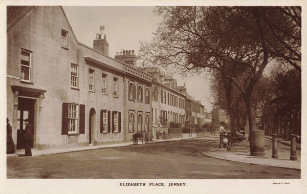ELIZABETH PLACE, JERSEY - OLD REAL PHOTO POSTCARD (ref 5782/21/W2)