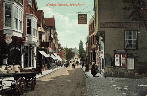 Old postcard of Bridge Street, Evesham, Worcestershire