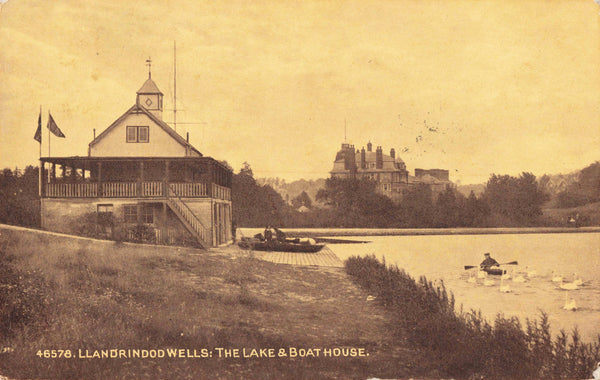 1915 postcard of Llandrindod Wells, The Lake and Boathouse