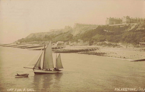 OFF FOR A SAIL, FOLKESTONE - EARLY 1920s REAL PHOTO KENT POSTCARD