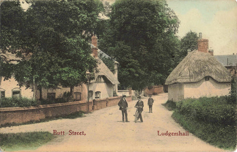 BUTT STREET, LUDGERSHALL, 1908 POSTCARD SENT BY SOLDIER (ref 2679/22/W3)