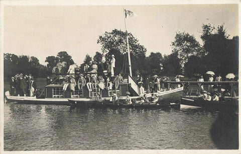 BOAT RACE DURING RAG WEEK, 1911, CAMBRIDGE, SOME NAMED (ref 2606/22/W4)