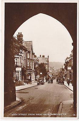 HIGH STREET FROM WEST GATE, WINCHESTER - OLD REAL PHOTO, OLD CARS (our ref 5455)