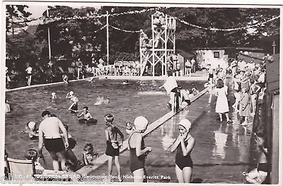 OULTON BROAD SWIMMING POOL, NICHOLAS EVERITT PARK - RP POSTCARD (REF 5127)
