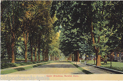 UPPER BROADWAY, NORWICH, CONN. - OLD POSTCARD (ref 3360/13)