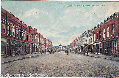 BROADWAY LOOKING WEST, PARSONS, KANSAS - 1908 POSTCARD