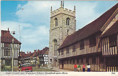 STRATFORD UPON AVON, GUILD CHAPEL & GRAMMAR SCHOOL - 1972 POSTCARD (ref 7246)