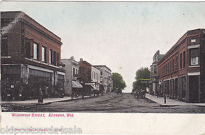 KENOSHA, WISCONSIN STREET - OLD POSTCARD