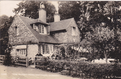 THE SILENT POOL COTTAGE, ALBURY 