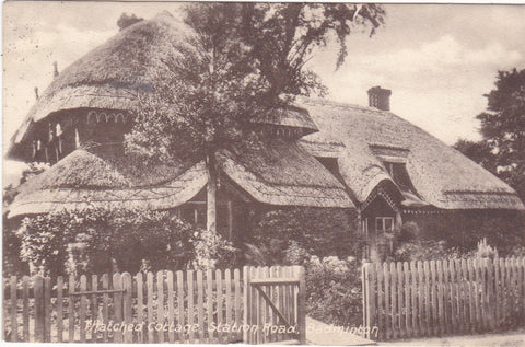 Thatched cottage, Station Road, Badminton