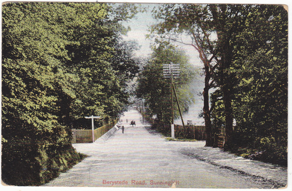 BERYSTEDE ROAD, SUNNINGHILL - 1909 BERKSHIRE POSTCARD (ref 2147/17)