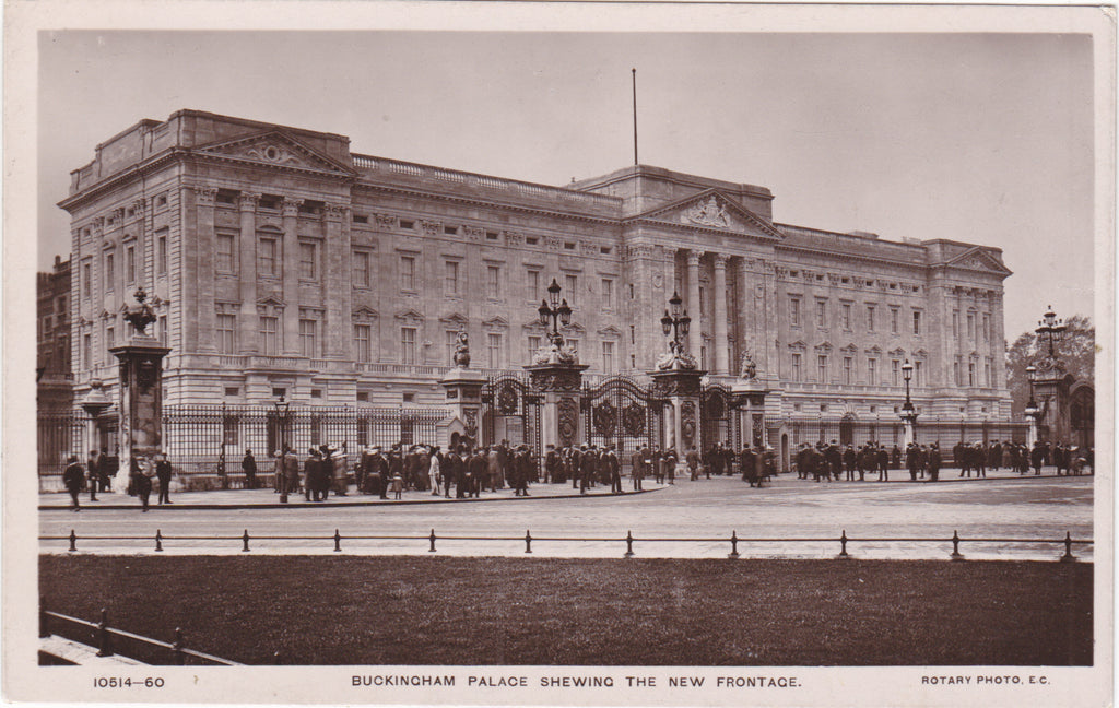 Old postcard of Buckingham Palace, new frontage