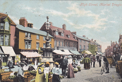 1905 postcard of High Street, Market Drayton in Shropshire, busy scene