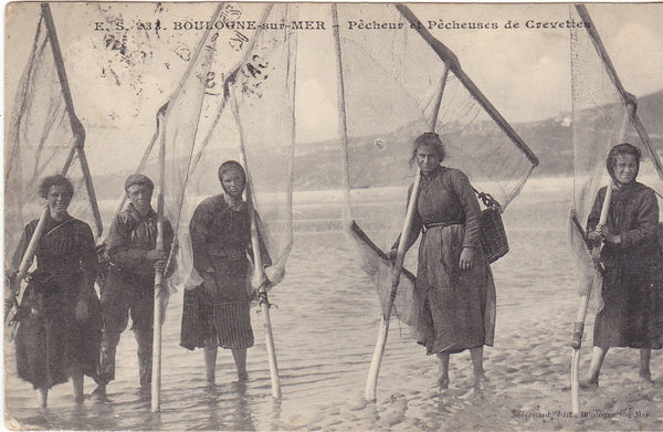 Old postcard  showing shrimp fishermen and women at Boulogne sur Mer, 1914