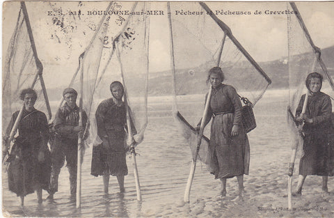Old postcard  showing shrimp fishermen and women at Boulogne sur Mer, 1914