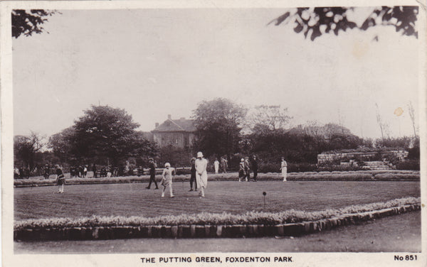 THE PUTTING GREEN, FOXDENTON PARK (OLDHAM) - 1920s REAL PHOTO POSTCARD