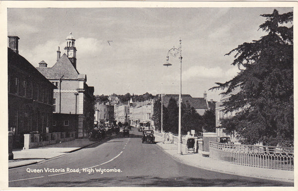 Old postcard of Queen Victoria Road, High Wycombe