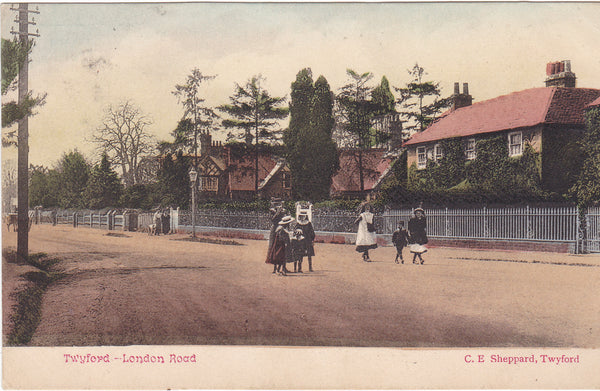 1906 postcard of London Road, Twyford in Berkshire