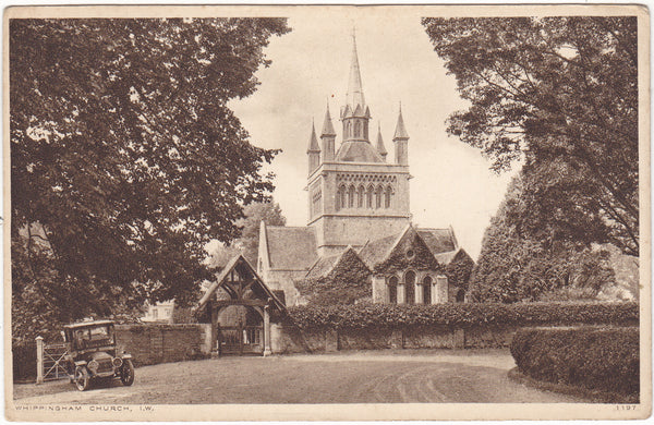 WHIPPINGHAM CHURCH, ISLE OF WIGHT - VINTAGE CAR (ref 5958/20)